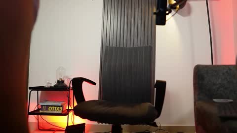 Snapshot of dante_gold chatting on 10.11.25 SEBAS online show from 10.11.25