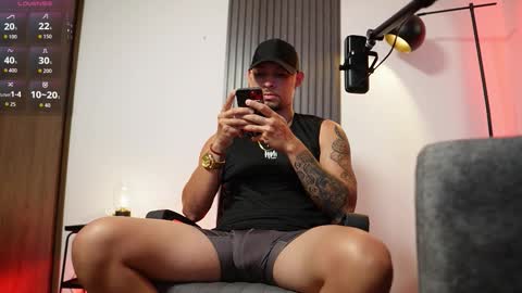 Snapshot of dante_gold chatting on 10.23.25 SEBAS online show from 10.23.25