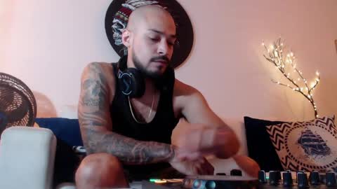 Snapshot of dante_hell1 chatting on 04.23.26 Dante Hell online show from 04.23.26