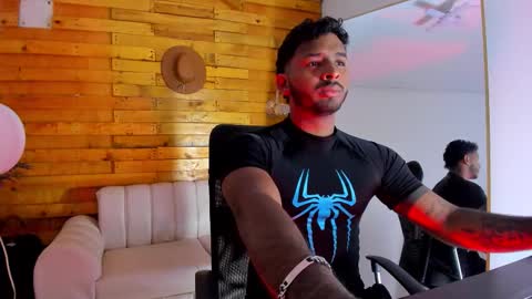 Snapshot of dante_jons chatting on 10.22.25 dante_jons online show from 10.22.25