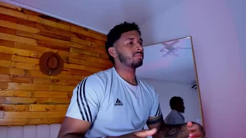 Snapshot of dante_jons chatting on 10.23.25 dante_jons online show from 10.23.25