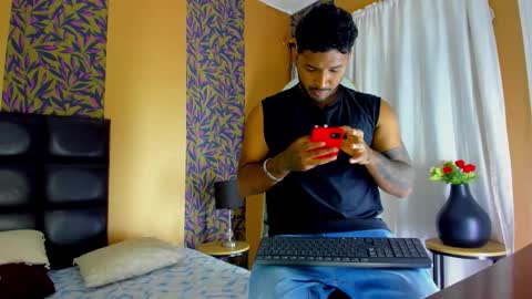 Snapshot of dante_jons chatting on 10.25.25 dante_jons online show from 10.25.25