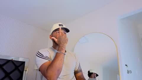 Snapshot of dante_jons chatting on 10.27.25 dante_jons online show from 10.27.25