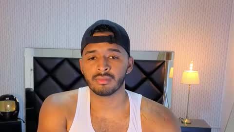 Snapshot of dante_jons chatting on 10.29.25 dante_jons online show from 10.29.25