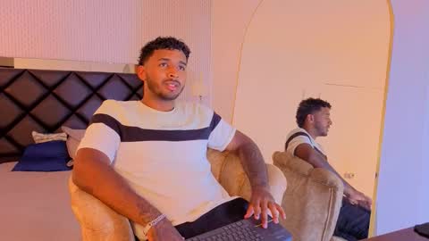 Snapshot of dante_jons chatting on 11.13.25 dante_jons online show from 11.13.25