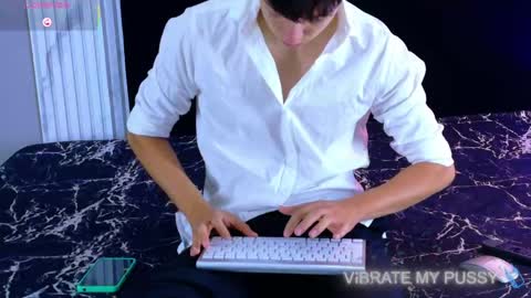 DANTEVIOLETE online show from 05.02.26