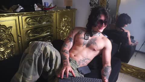 Snapshot of dantecoppolaa chatting on 02.04.25 Dante coppola online show from 02.04.25