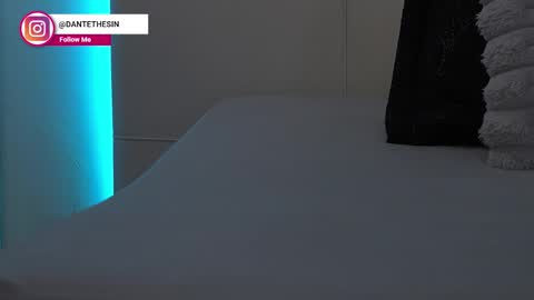 Snapshot of danteestone chatting on 12.01.25 Dante online show from 12.01.25