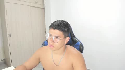 Snapshot of dantraxx chatting on 02.21.25 Dantraxx online show from 02.21.25