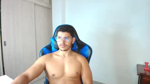 Snapshot of dantraxx chatting on 09.24.25 Dantraxx online show from 09.24.25