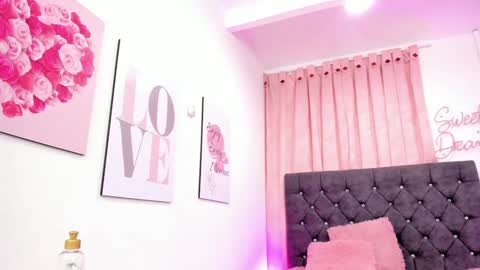 Snapshot of dany_brownie chatting on 12.14.24 hi im DanyBest Squirter here on cb online show from 12.14.24