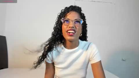 Snapshot of dany_brownie chatting on 10.14.25 hi im DanyBest Squirter here on cb online show from 10.14.25