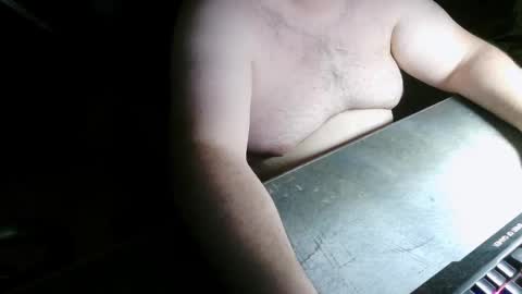 Snapshot of danysanchez1981 chatting on 10.22.25 danysanchez1981 online show from 10.22.25