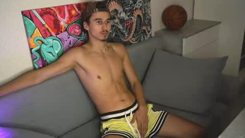 Snapshot of danyx__ chatting on 09.19.25 Dany online show from 09.19.25