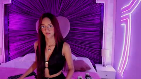 Daphne online show from 12.22.24