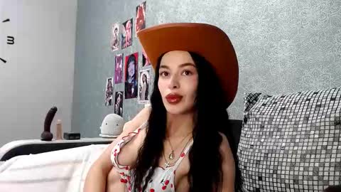 Snapshot of daphne_darkthorn chatting on 10.18.25 Daphne Darkthorn online show from 10.18.25