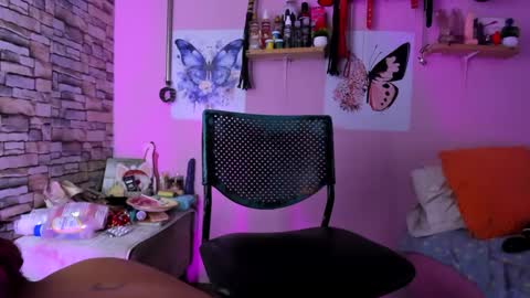Snapshot of daphneandrade chatting on 01.10.25 daphneandrade online show from 01.10.25