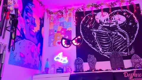 Daphne Madison online show from 10.29.25