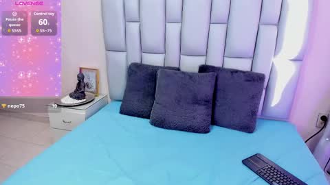 daphnesky__ online show from 09.19.25