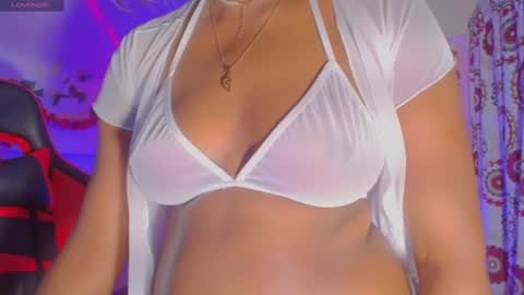 Snapshot of daphnewalker__ chatting on 02.05.25 Daphne online show from 02.05.25