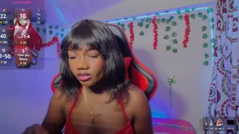 Snapshot of daphnewalker__ chatting on 02.11.25 Daphne online show from 02.11.25