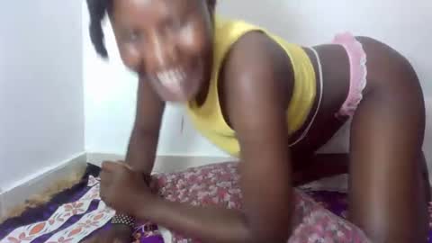 Snapshot of darberry21 chatting on 11.01.25 ESTHER online show from 11.01.25