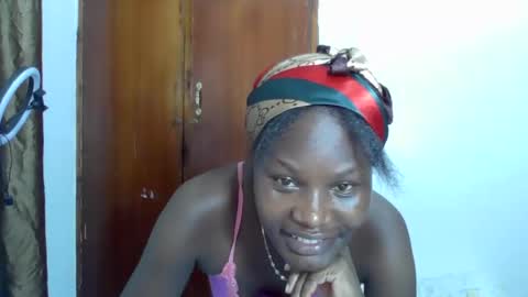 Snapshot of darberry21 chatting on 11.08.25 ESTHER online show from 11.08.25