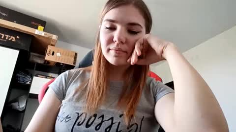 Snapshot of darcibranden chatting on 10.14.25 Lisa online show from 10.14.25