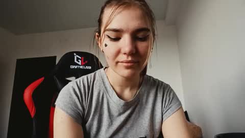 Snapshot of darcibranden chatting on 10.17.25 Lisa online show from 10.17.25