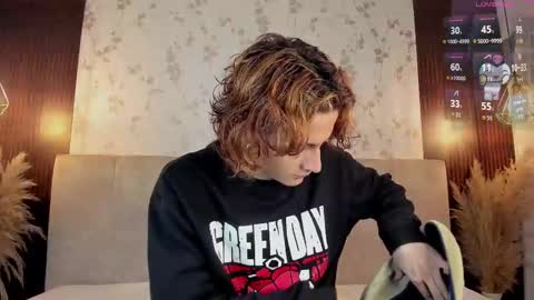 Darcy online show from 09.18.25