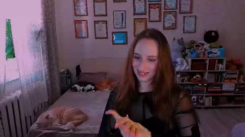 Darcy Siren online show from 02.18.25