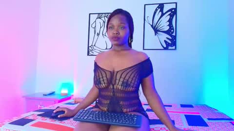 Snapshot of darelyn_reed chatting on 10.24.25 Darelyn online show from 10.24.25