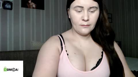 Snapshot of darina_dream chatting on 03.06.25 Darina Dreams online show from 03.06.25