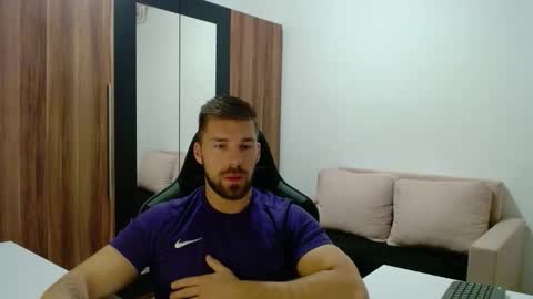 darius_94 online show from 11.28.25