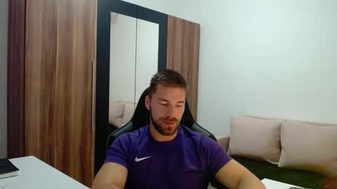 darius_94 online show from 01.14.26