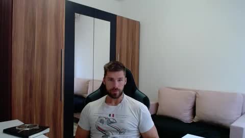 darius_94 online show from 02.14.26