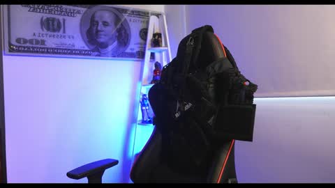 Darius Phoenix  online show from 02.03.25