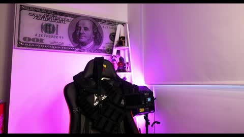 Darius Phoenix  online show from 02.05.25