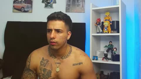 Darius Phoenix  online show from 02.28.25