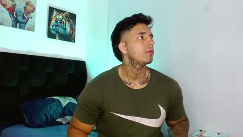 Darius Phoenix  online show from 04.21.26