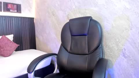 Dark online show from 09.21.25