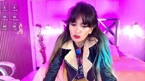 dark_dominika online show from 01.06.26