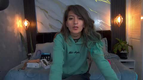 Snapshot of dark_dominika chatting on 05.15.26 dark_dominika online show from 05.15.26
