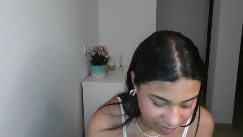 Snapshot of dark_enchantress_ chatting on 12.12.24 Sofia online show from 12.12.24