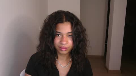 Snapshot of dark_enchantress_ chatting on 12.22.24 Sofia online show from 12.22.24