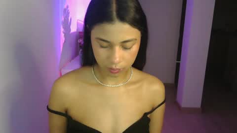 Snapshot of dark_enchantress_ chatting on 12.27.24 Sofia online show from 12.27.24