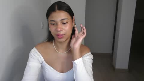 Snapshot of dark_enchantress_ chatting on 12.28.24 Sofia online show from 12.28.24