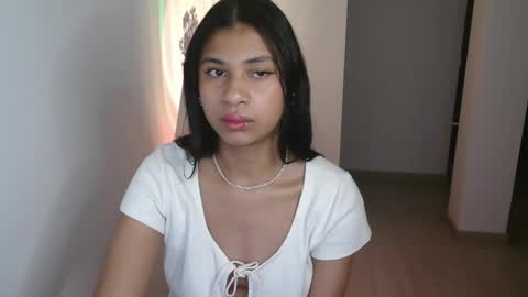 Snapshot of dark_enchantress_ chatting on 12.29.24 Sofia online show from 12.29.24
