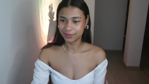 Snapshot of dark_enchantress_ chatting on 01.01.25 Sofia online show from 01.01.25
