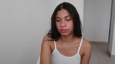Snapshot of dark_enchantress_ chatting on 01.04.25 Sofia online show from 01.04.25